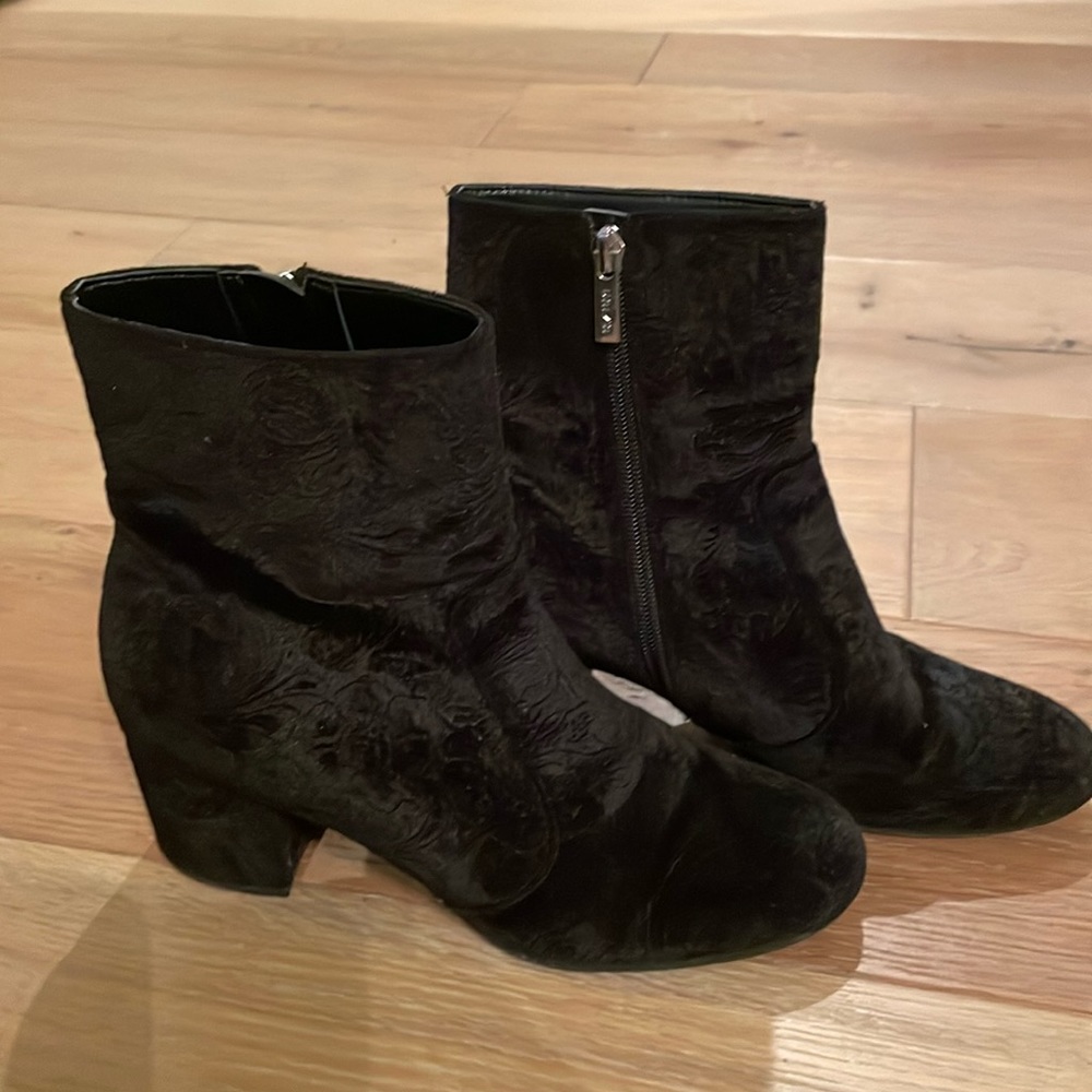 Unisa Booties.